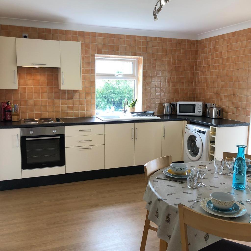 The Annexe - Spacious 2 Bedroom Detached Cottage Cardigan Eksteriør billede